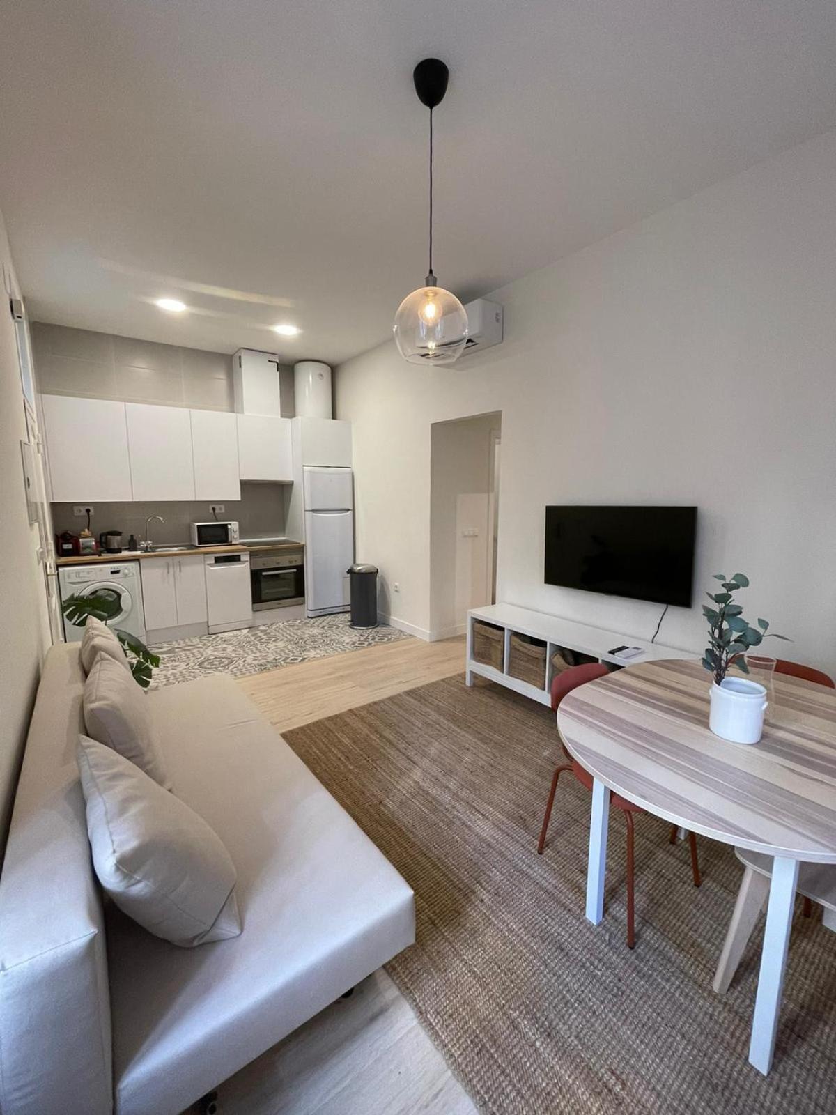 Apartment Bajo Duplex 7pax A 5 Min De Gran Via-malasana Madrid
